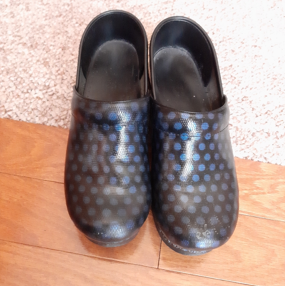 Dansko Clogs Size 39 - image 6